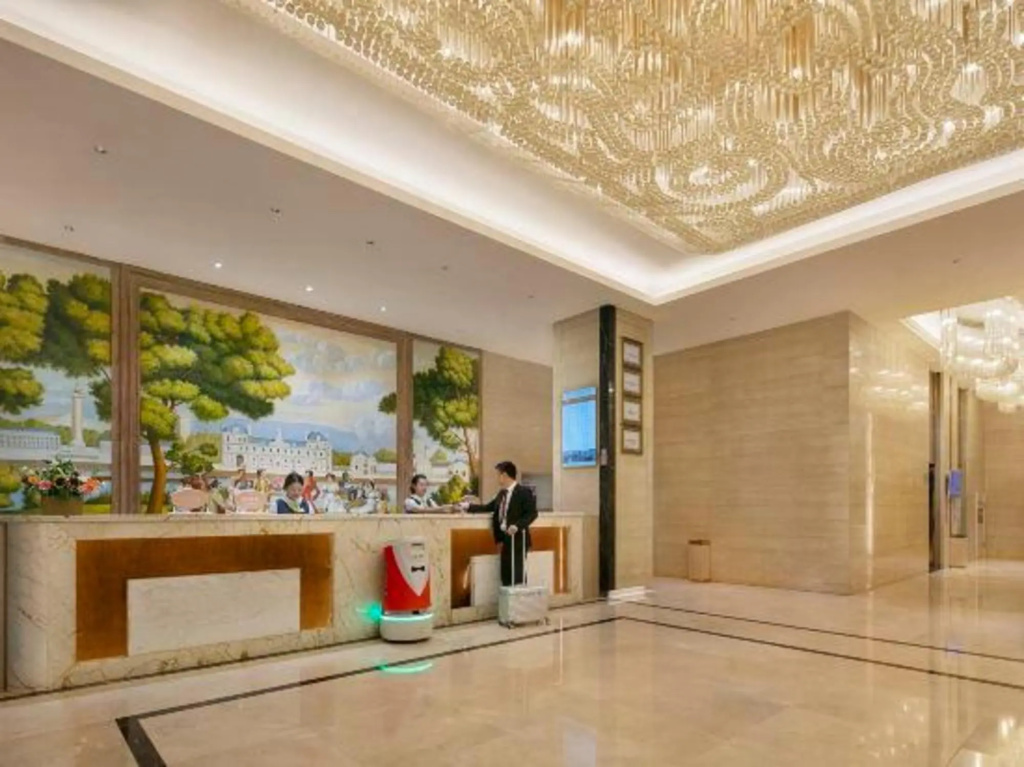 Lobby & Reception