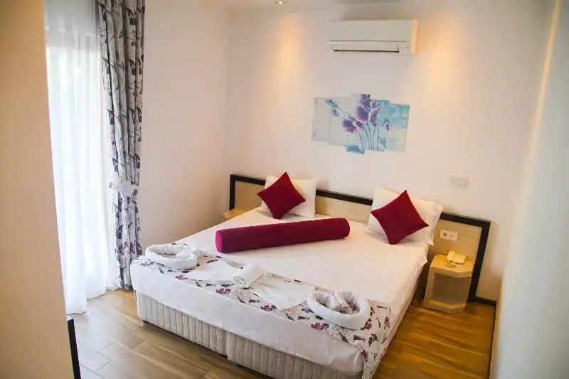 Standard Double room with balcony (full double bed)