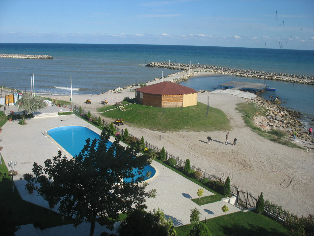 Beach & Waterfront