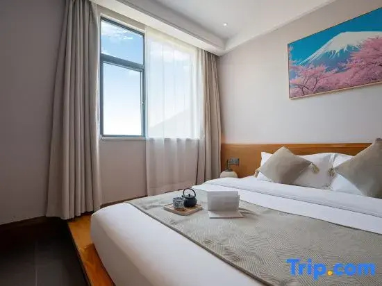 Standard Double room with mountain view (full double bed)