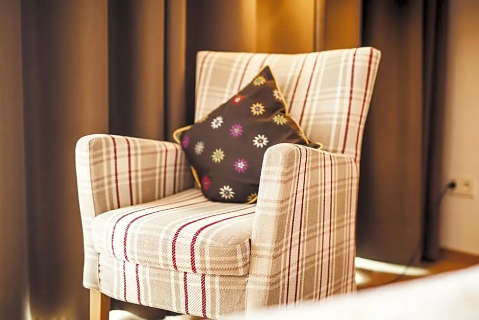 Hubertus Hotel - Café - Gasthaus - Chambres