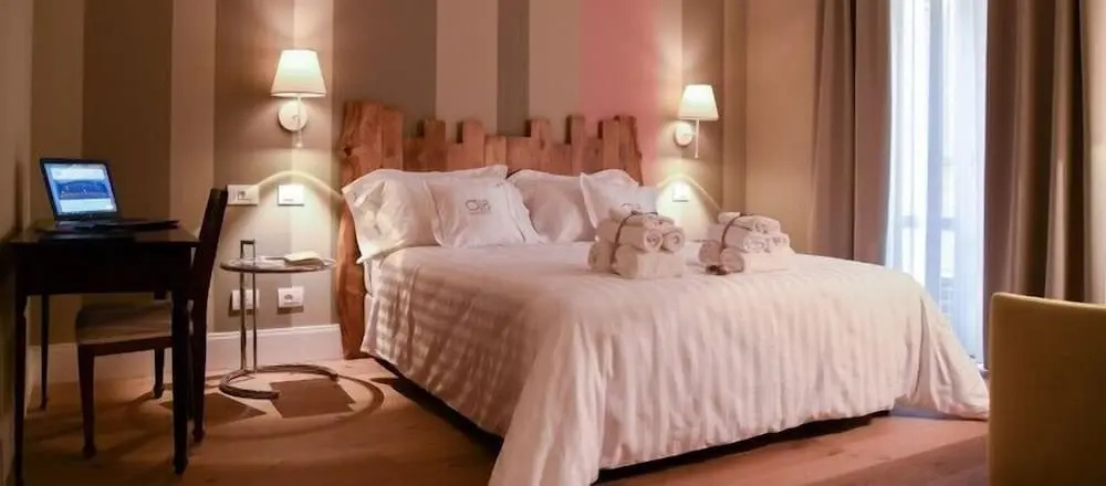Superior Double room with balcony (full double bed)