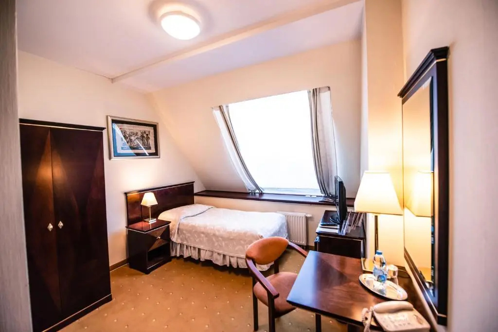 Economy room