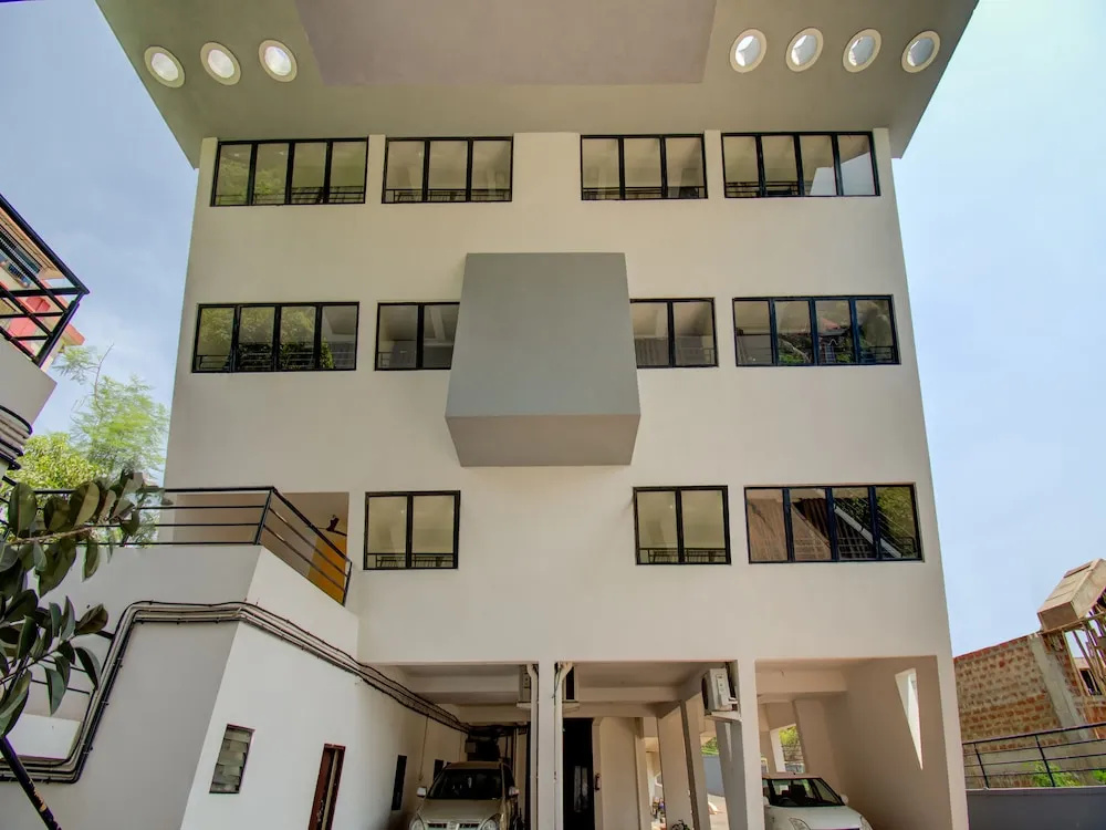 Capital O 37677 Xec Residency