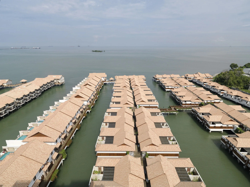 Beach & Waterfront