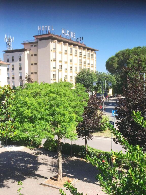 Hotel photo 12