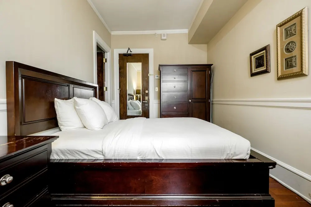 Economy room