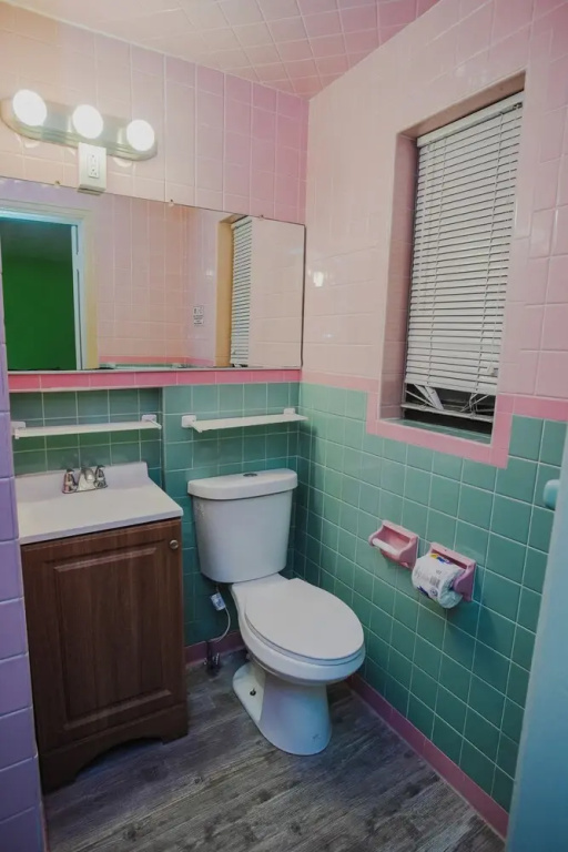 Comfort room