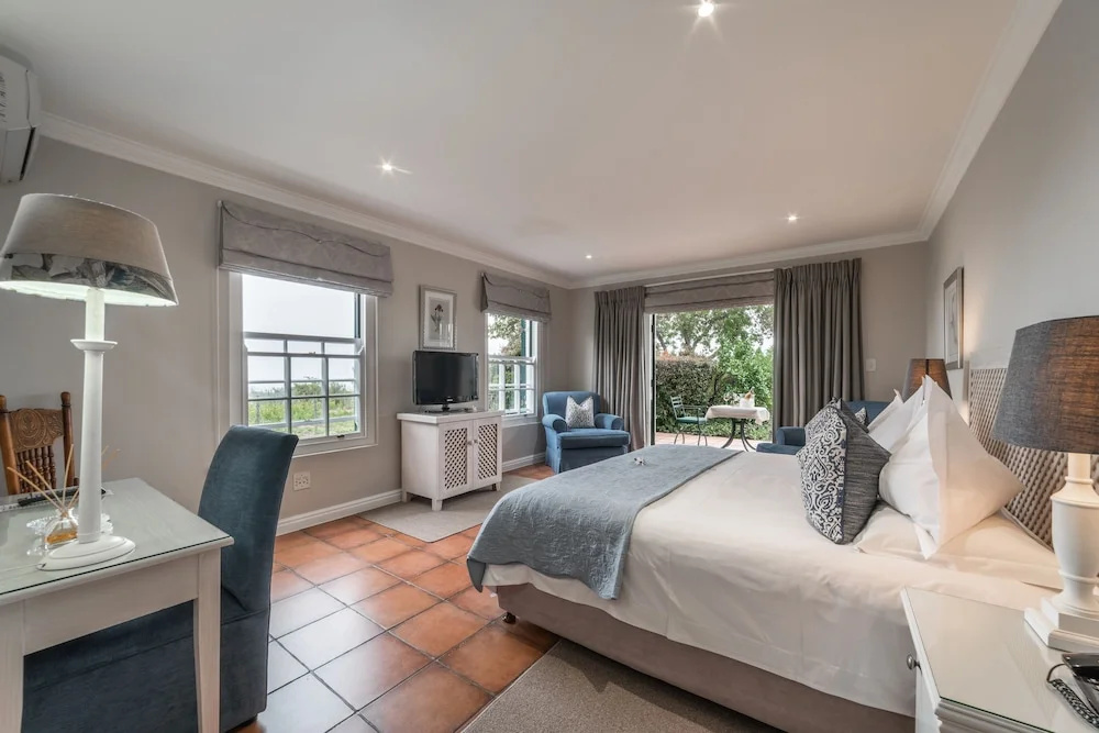 Luxury Double room with balcony (full double bed)