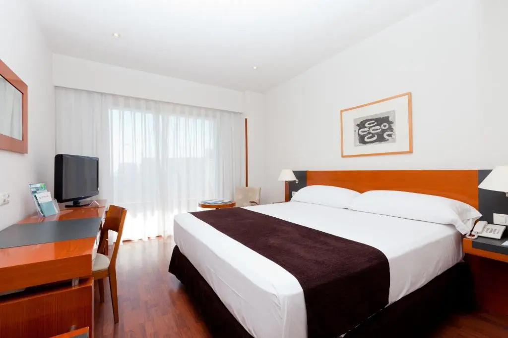 Double room (full double bed)