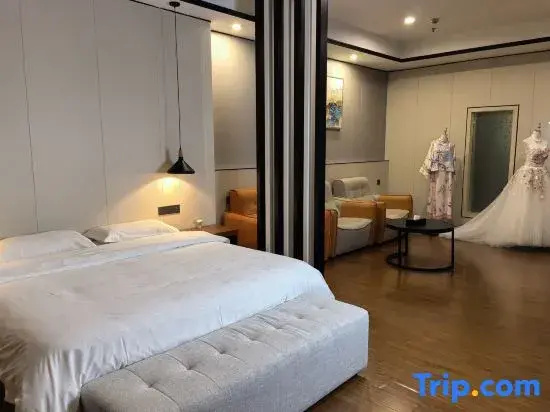 Deluxe Double room (full double bed)