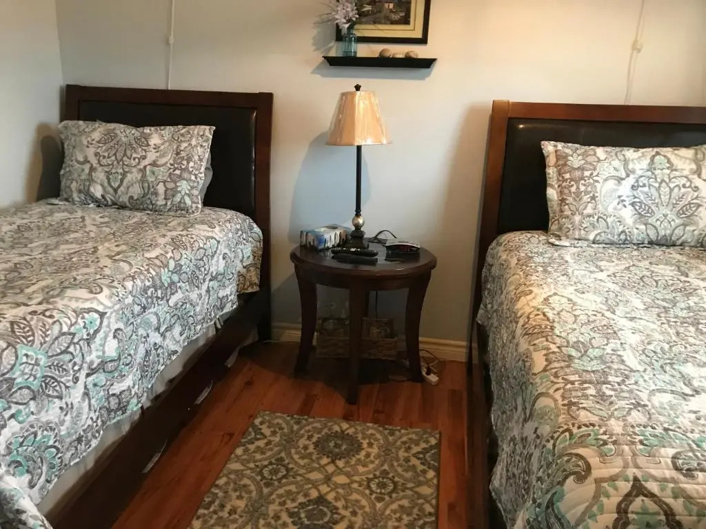 經濟型雙臥室，部分海景，雙床