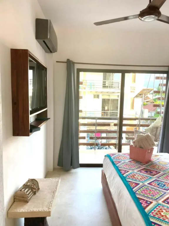 Standard Double room with balcony (full double bed)