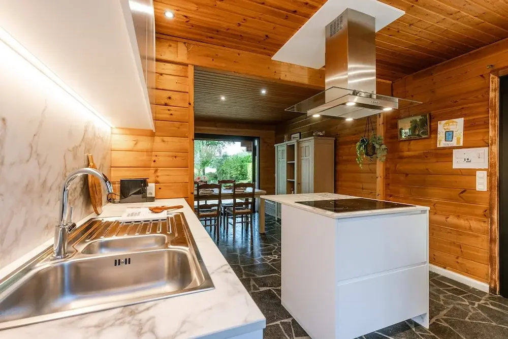 Huswell - Tranquil Retreat Cozy Chalet in the Heart of Urse - фото 15