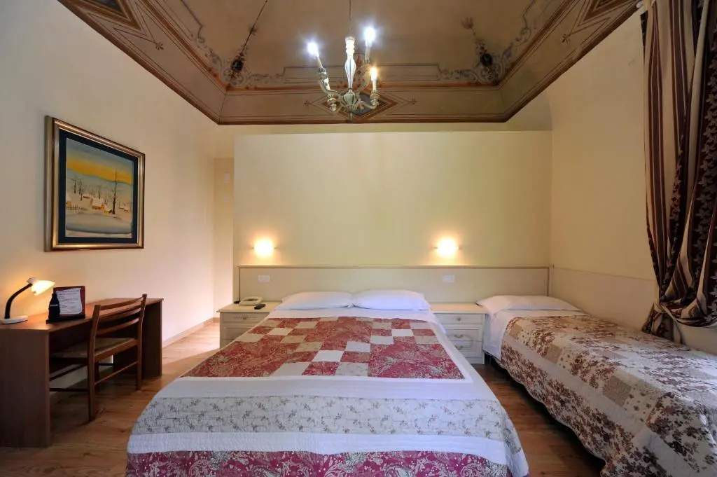Standard Double room (twin beds)