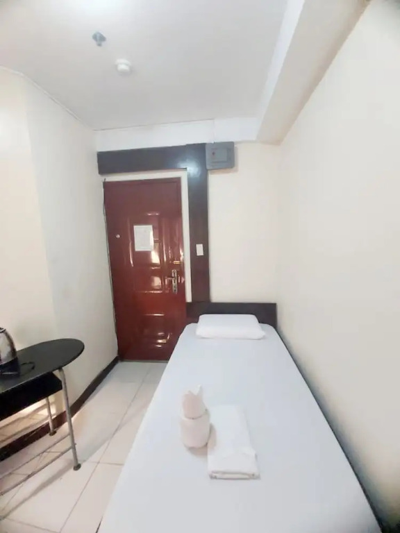 Четырёхместный семейный номер Standard 2 отдельные кровати в Cosmo Hotel Espana Near Ust