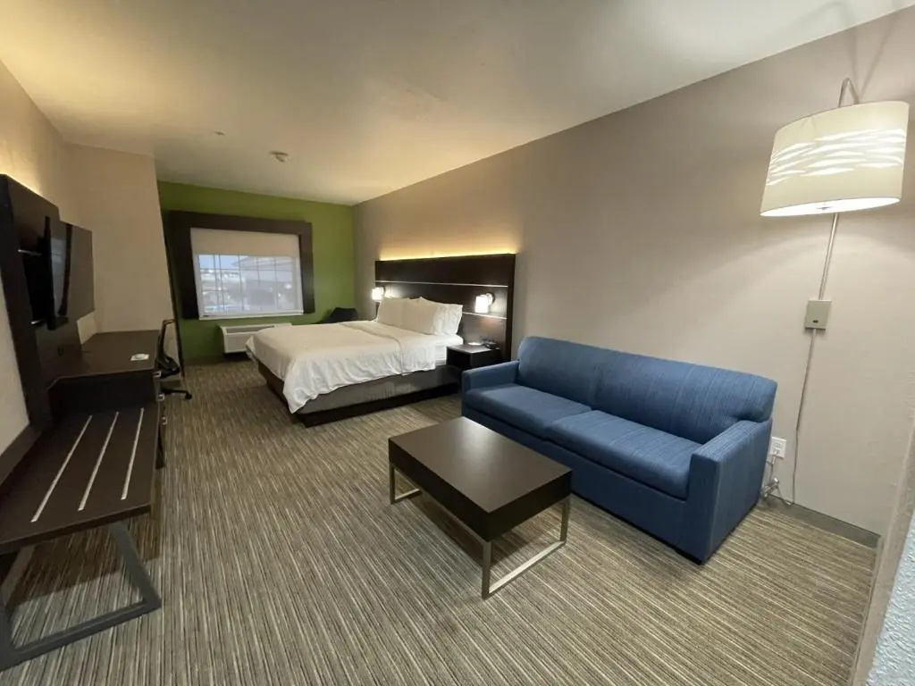 2 Bedrooms Suite