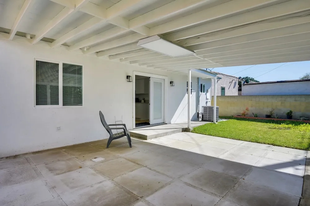 Home Between Los Angeles & Disney! Patio, Yard