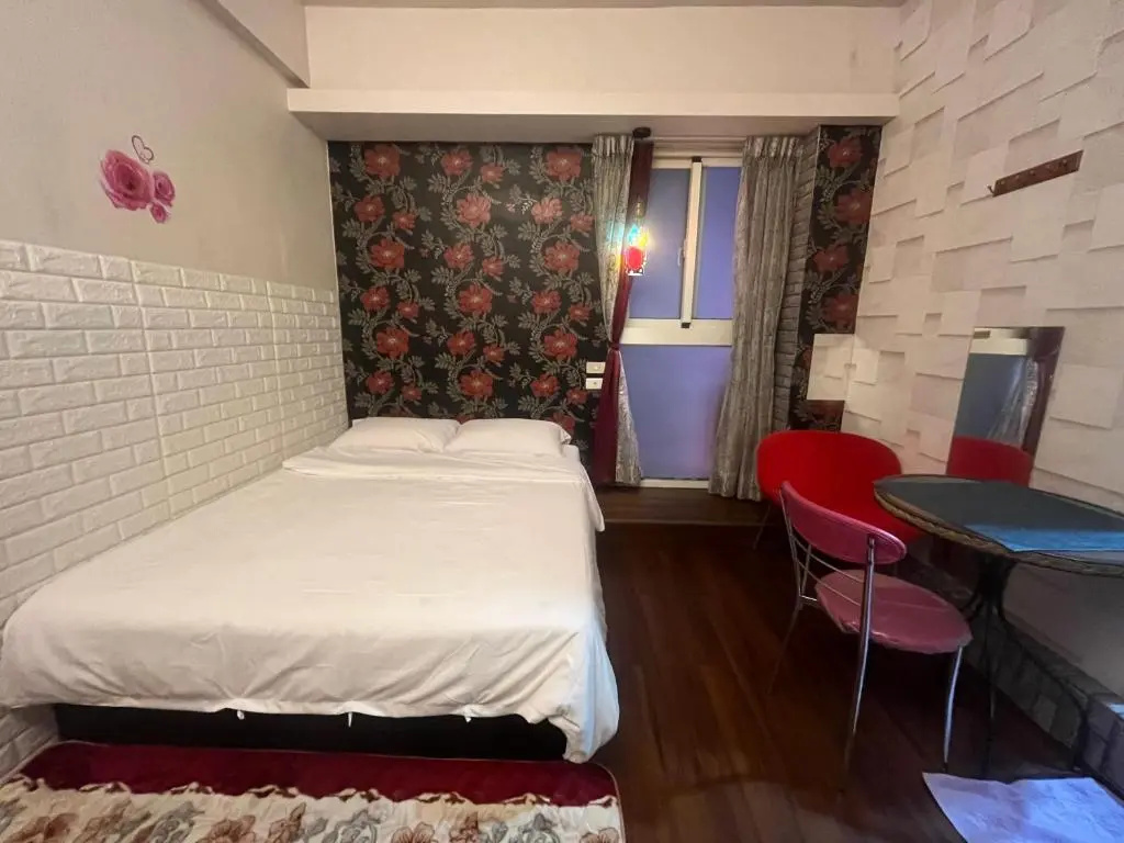 Economy room