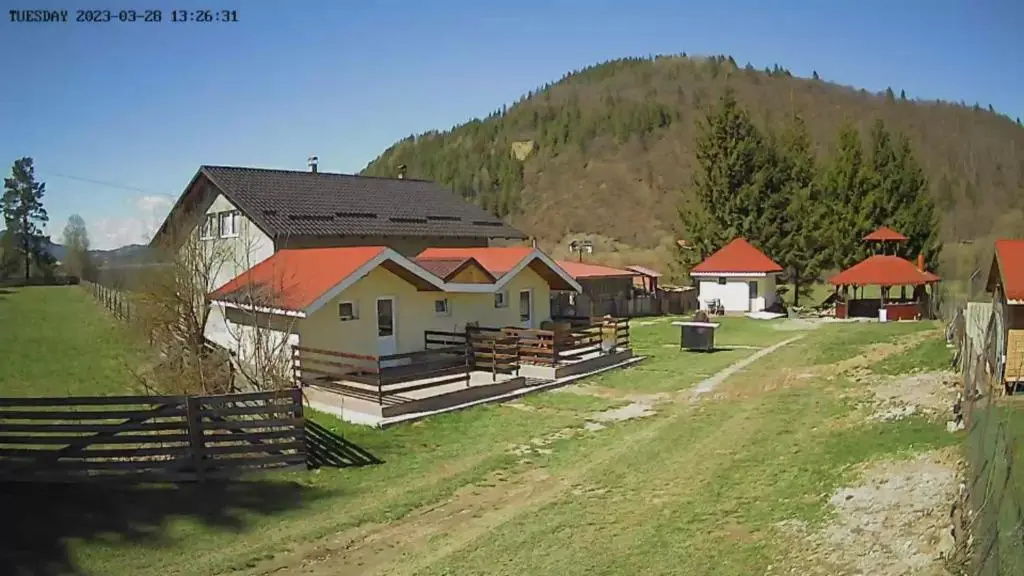La poalele Raraului Campingplatz