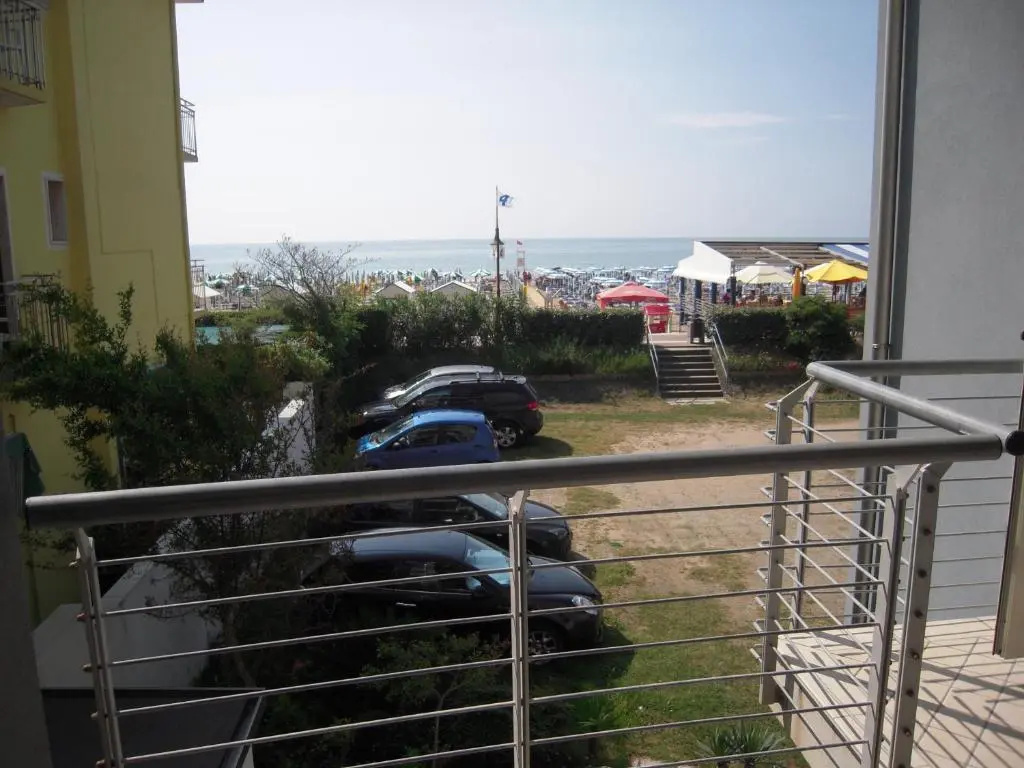 2 Bedrooms Apartment with sea view