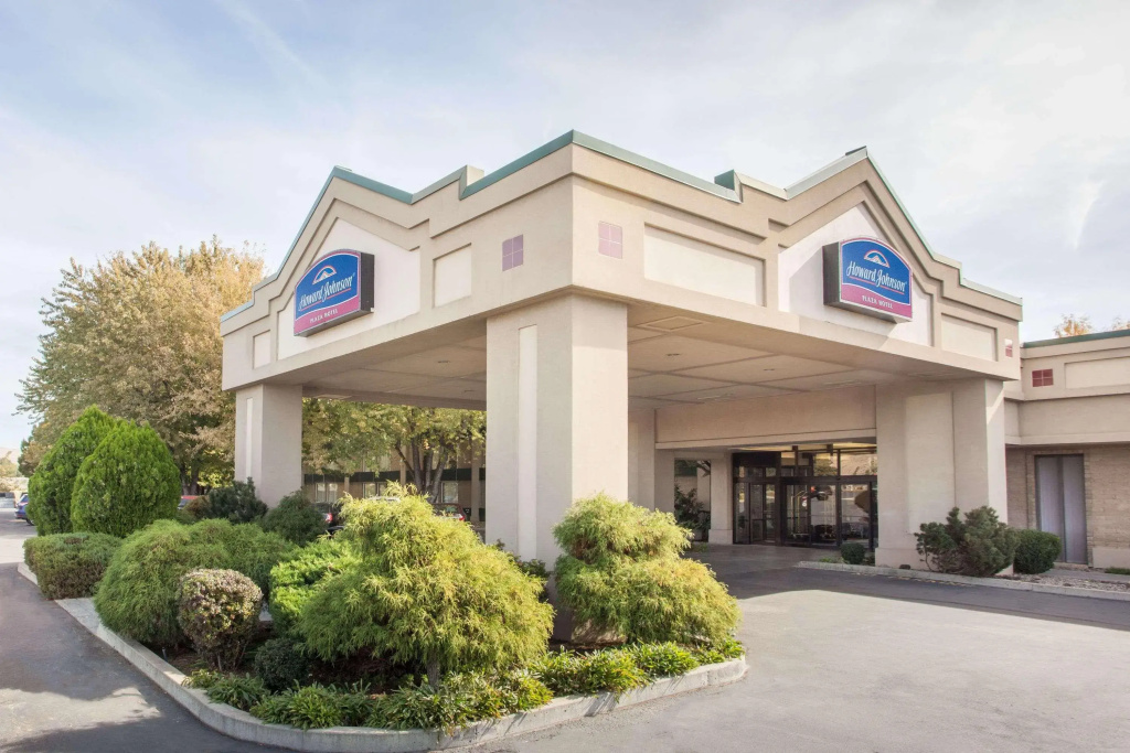 Howard Johnson Plaza by Wyndham Yakima