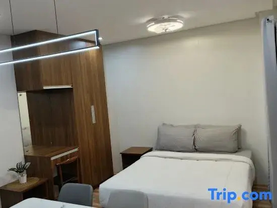 Deluxe Double room (full double bed)