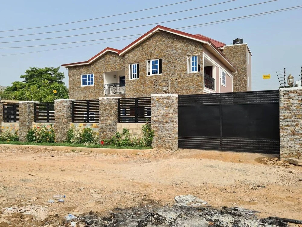 Comfy & Cozy Hideout ~ Close to Highway ~parking