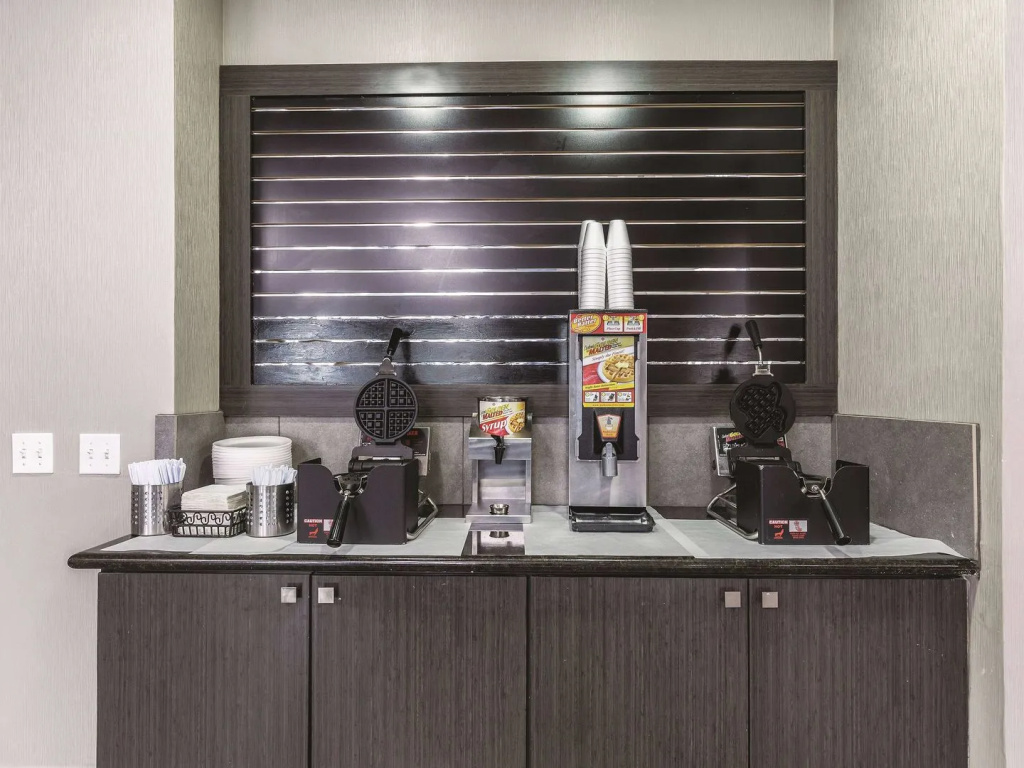Platinum Inn & Suites Webster - Général
