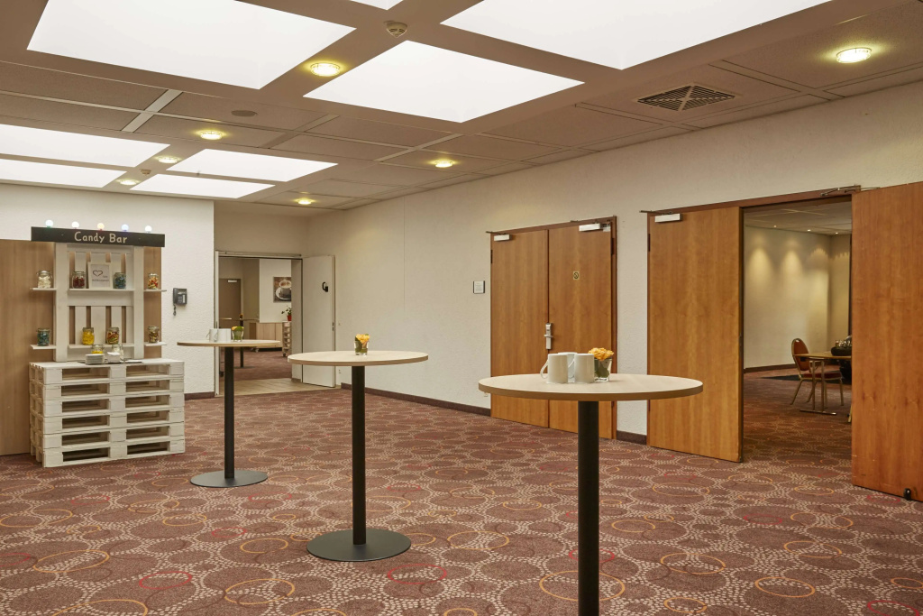 Lobby & Reception
