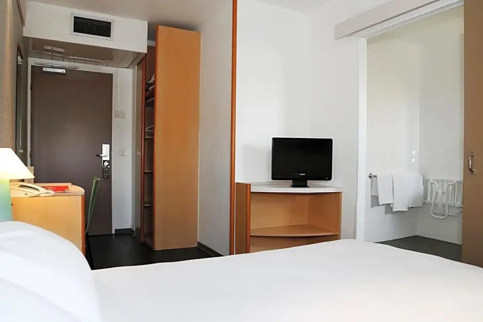 ibis Orange Centre Echangeur A7 A9 - Chambres