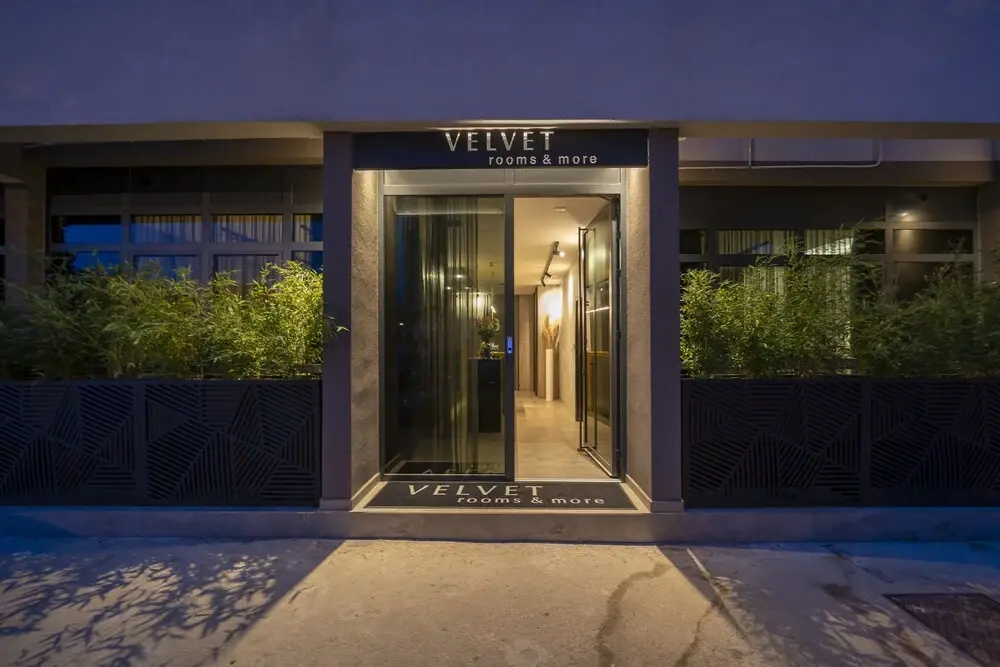 Velvet rooms & more - 3