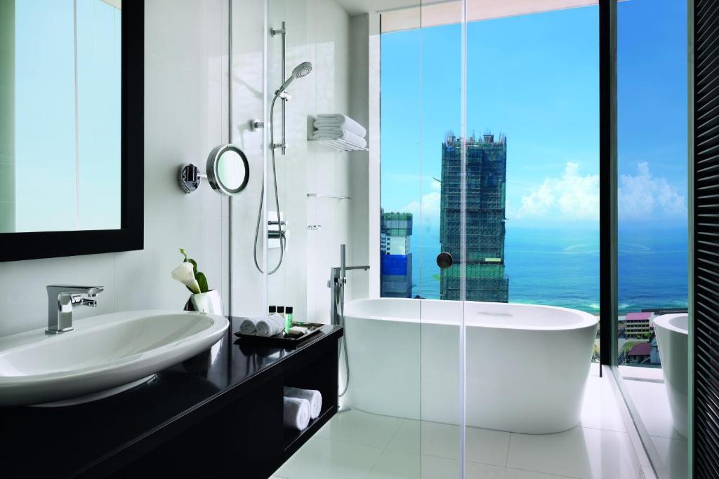 Movenpick Hotel Colombo