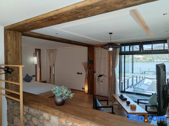 Standard Double room with view (full double bed)