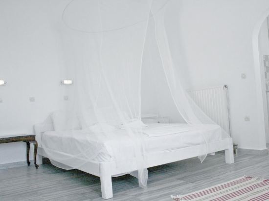 Yiannis Studios