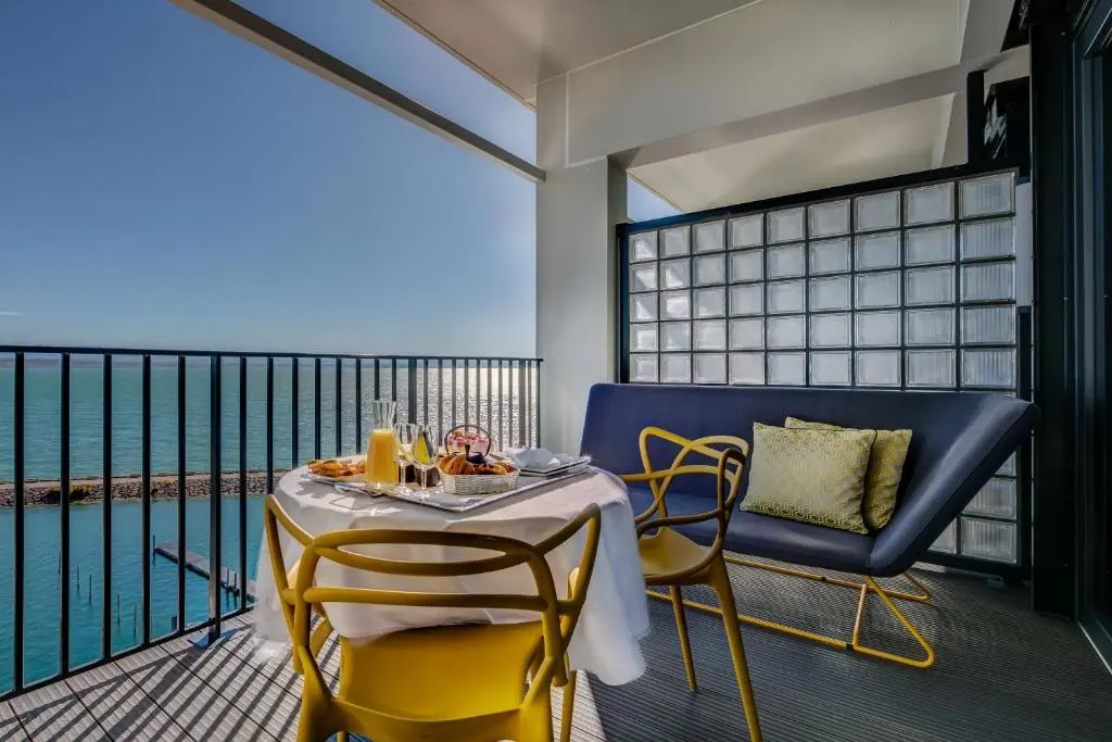 Executive room with lake view