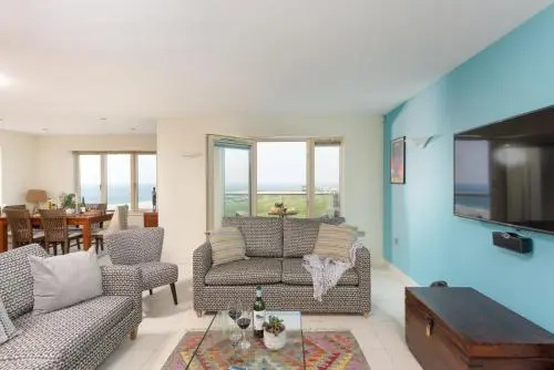 5 The Vista, Newquay