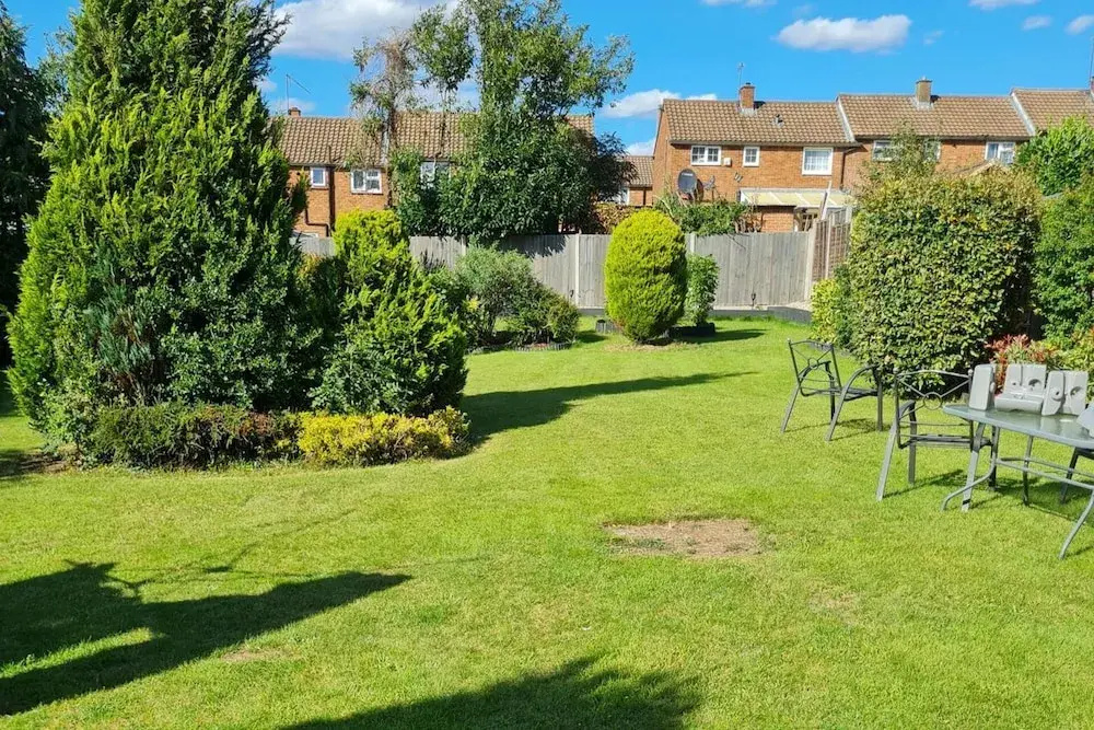 1 Bedroom Annex - 2 Mins From Train Station