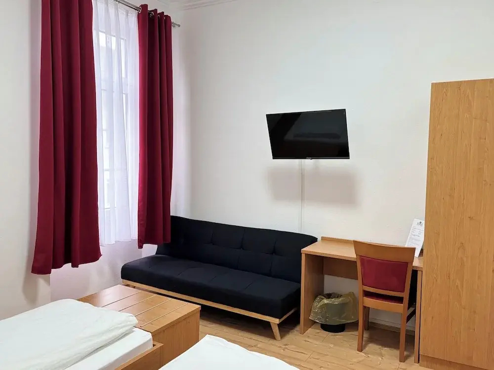 Economy room