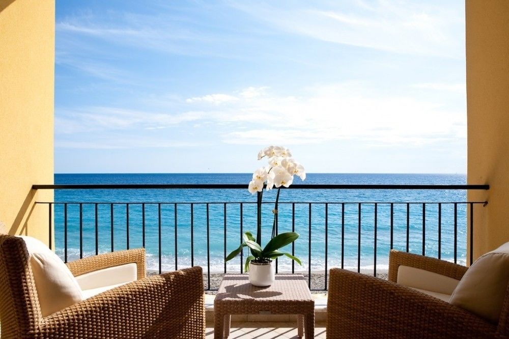 Balcony & Terrace