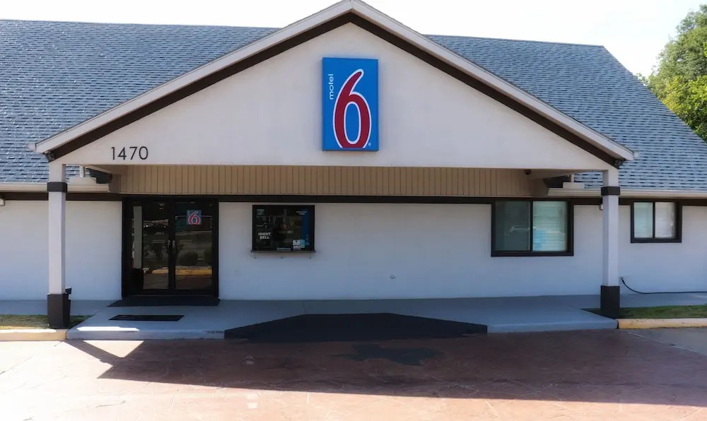 Motel 6 Alvin, TX