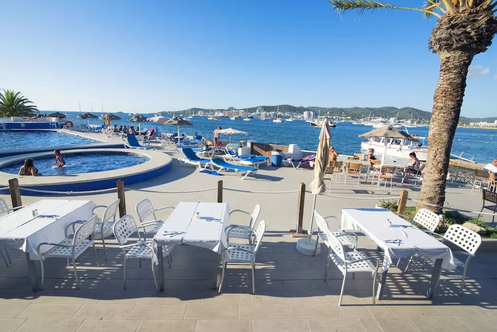 Beach & Waterfront
