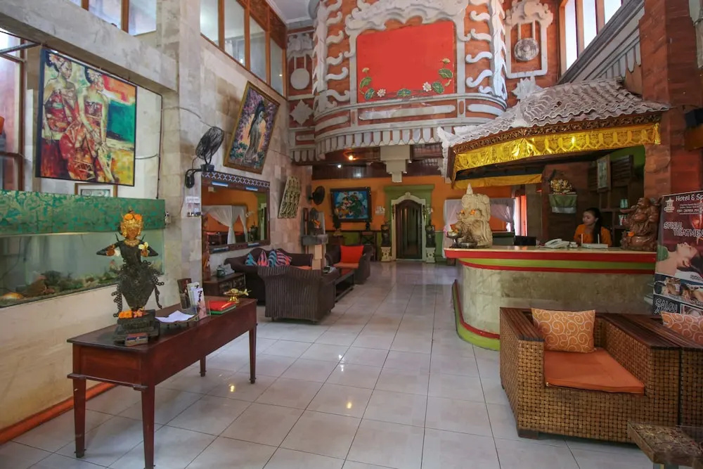 Lobby & Reception