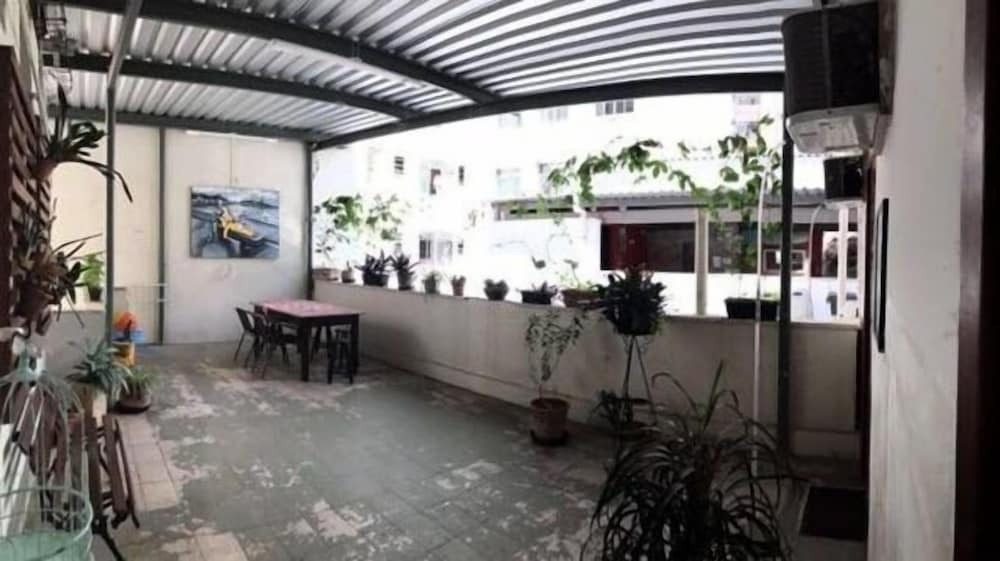 S. Castro 203 - GHS 38137