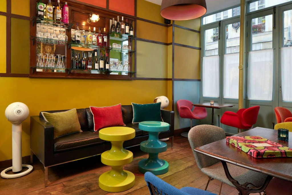 Hôtel du Petit Moulin, Haute Couture hotel by Lacroix 11