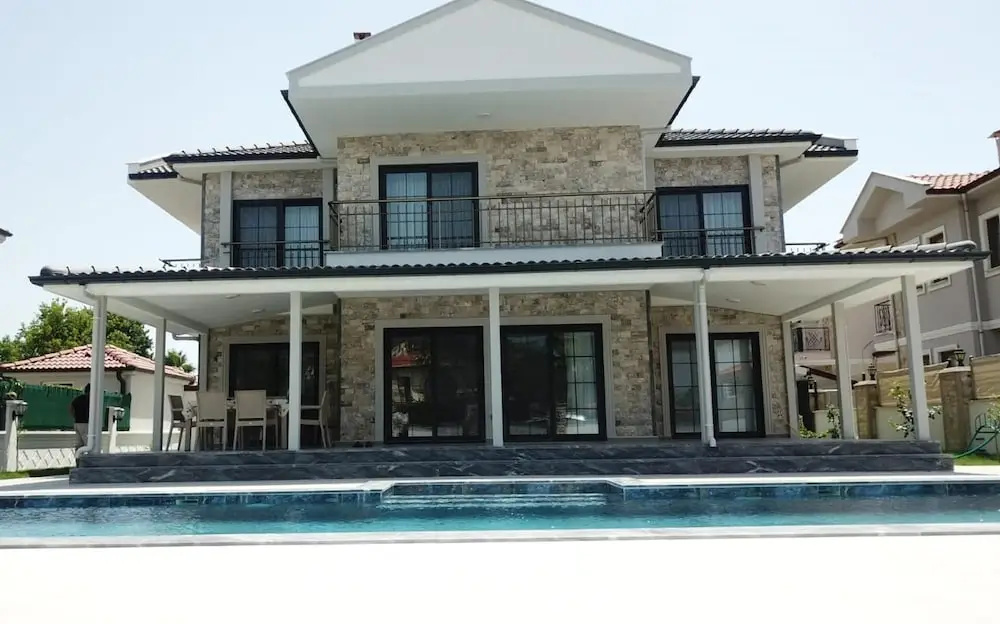 Stunning 4-bed Villa Grey 4 Bedrooms Private Pool