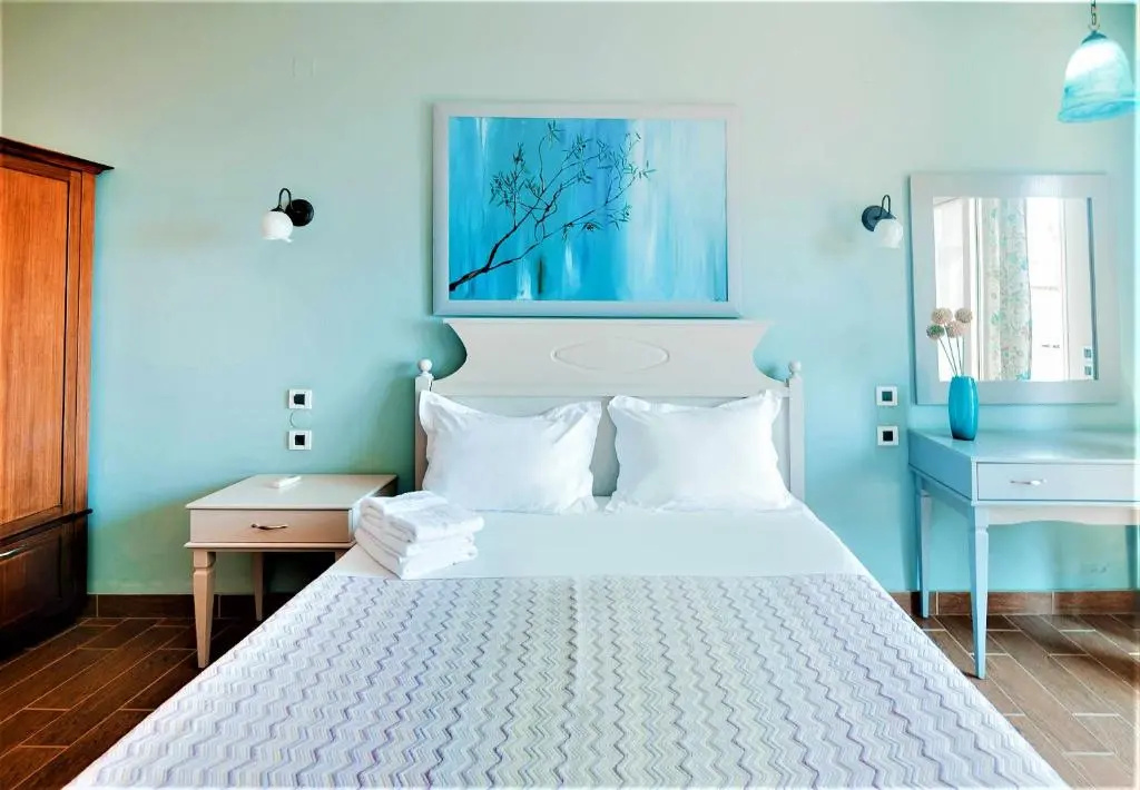 Deluxe Double room (full double bed)