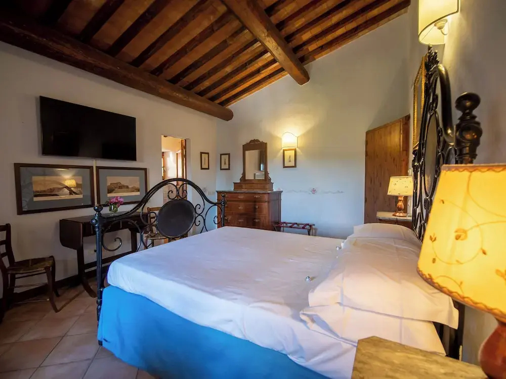 Standard Double room with pool view (full double bed)