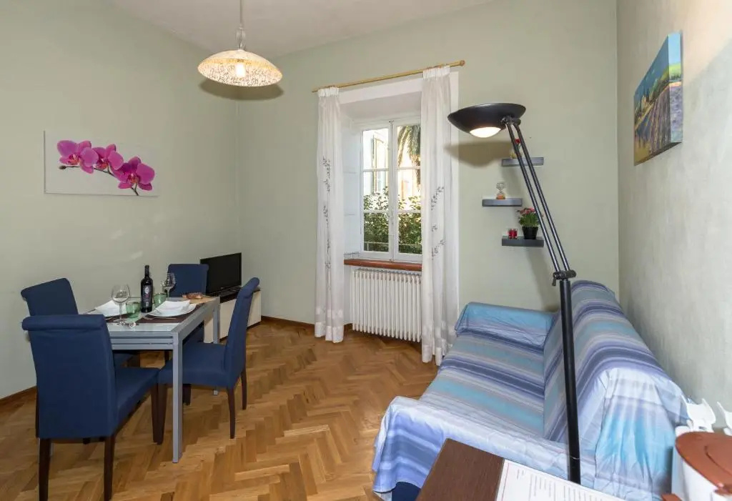 1 Bedroom Apartment with garden view