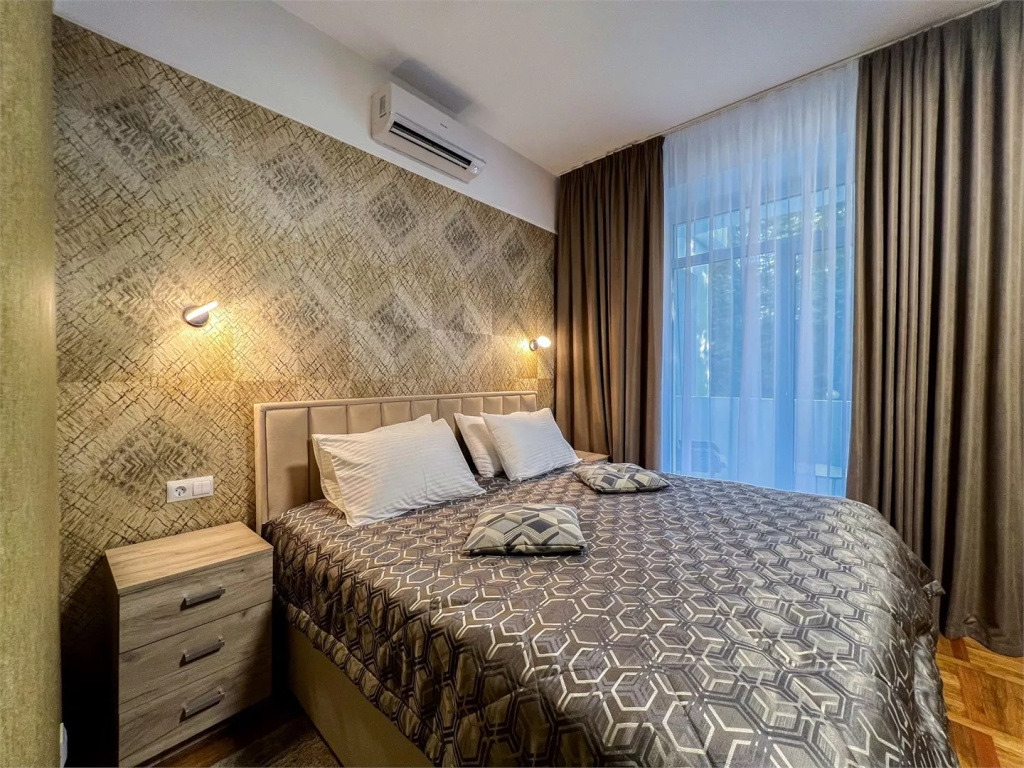 Double Suite with balcony (full double bed)